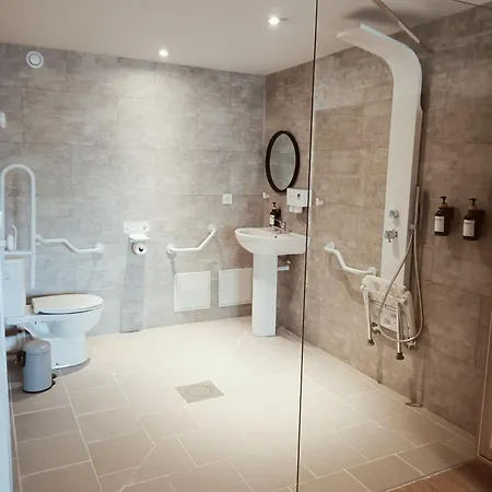 Le Hangar De Papi * La Charriere