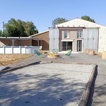Le Hangar De Papi La Charriere