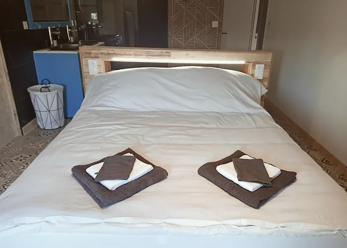 Le Hangar De Papi La Charriere