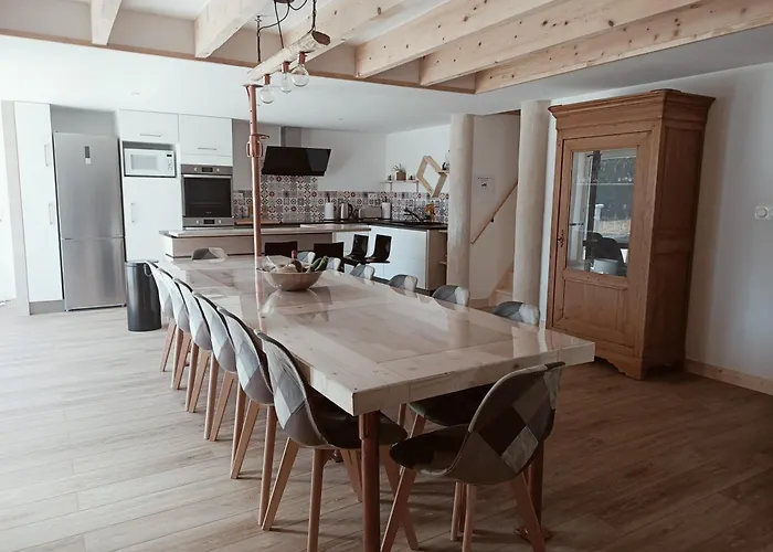 Le Hangar De Papi * La Charriere